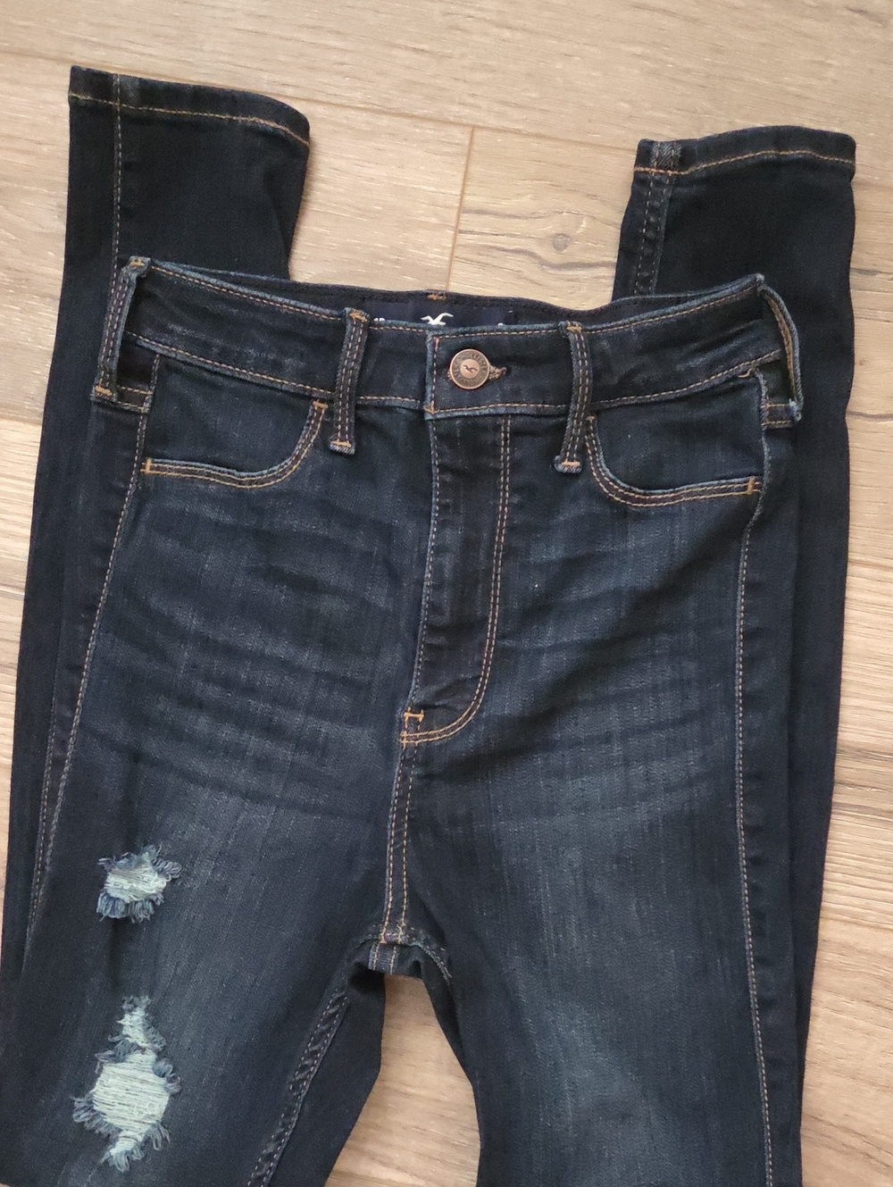 Hollister Ultra High-Rise Jean Legging - Picture 4 of 6